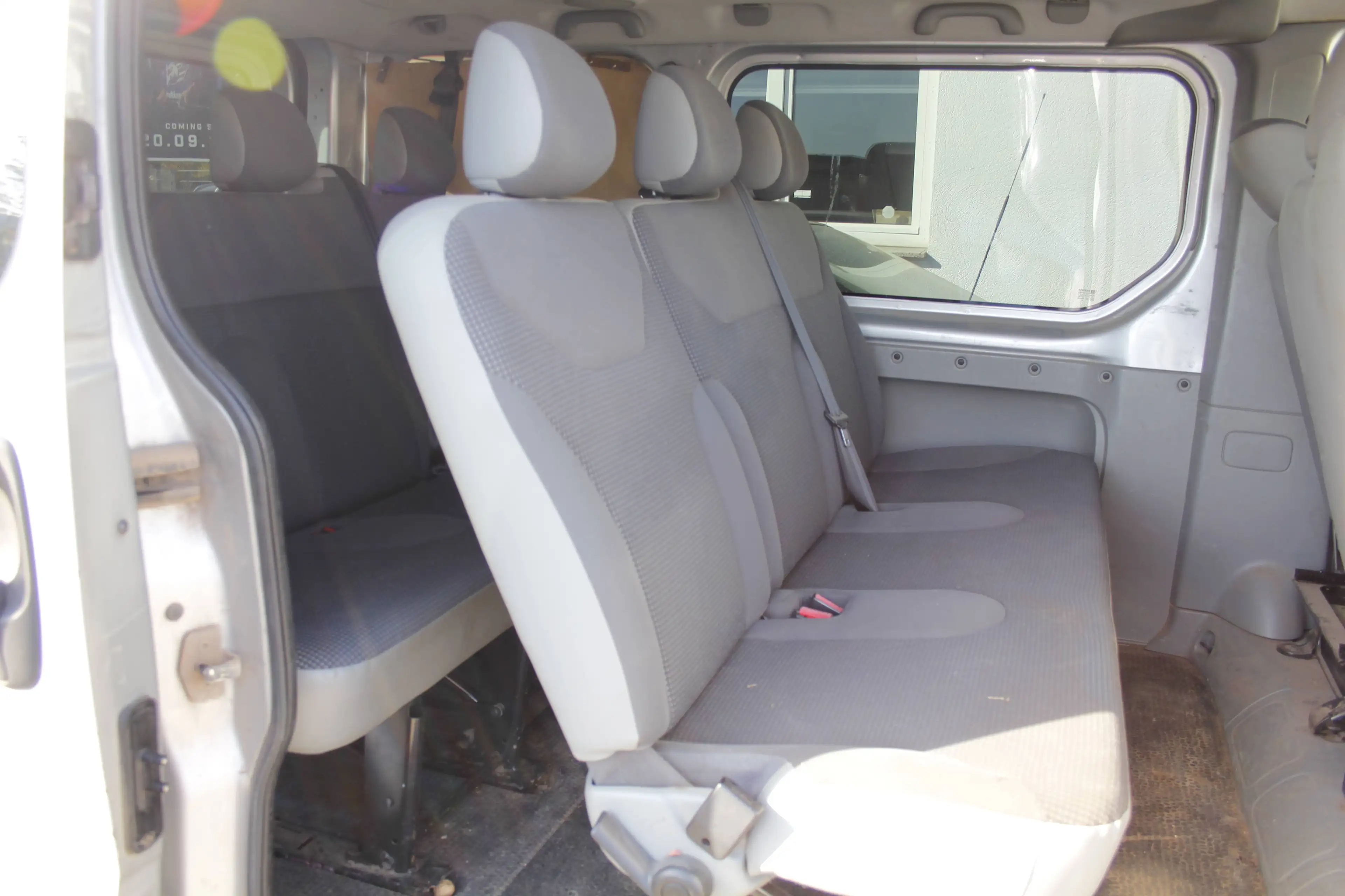 Opel Vivaro Kombi L1H1 2,9t Automatik Klima 9 Sitzer 2 Hand — photo 12