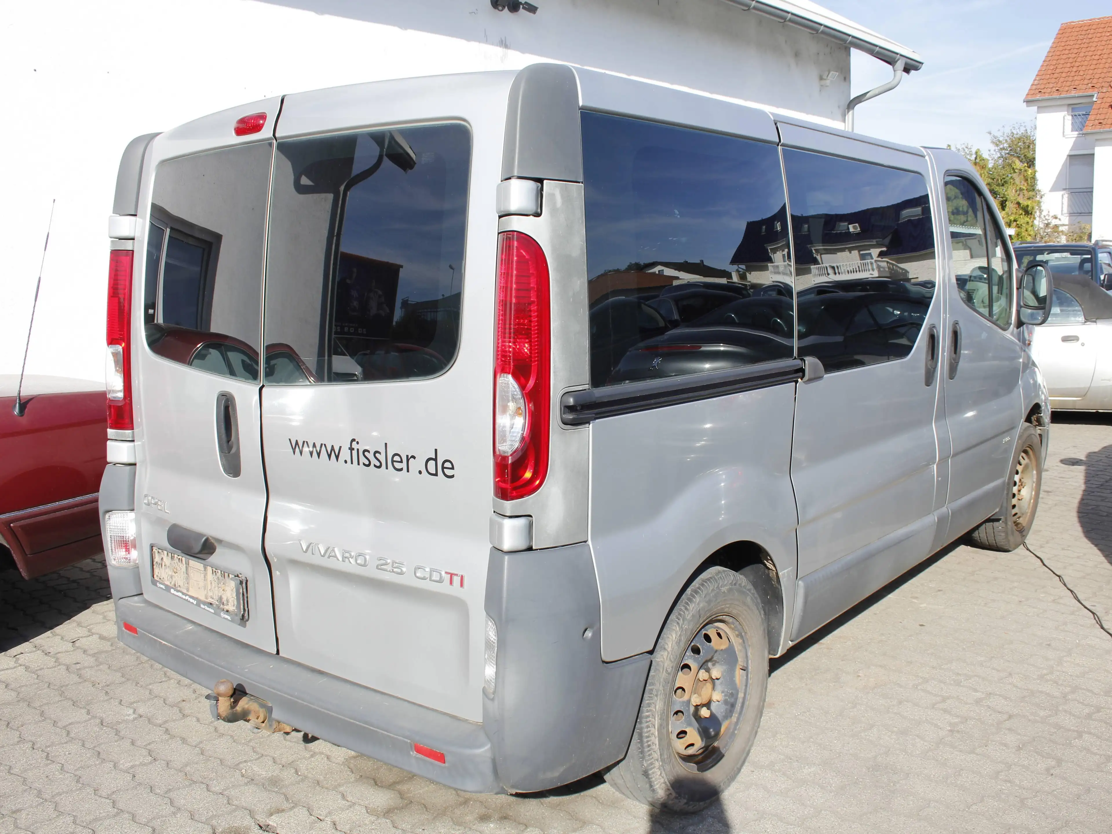 Opel Vivaro Kombi L1H1 2,9t Automatik Klima 9 Sitzer 2 Hand — photo 5