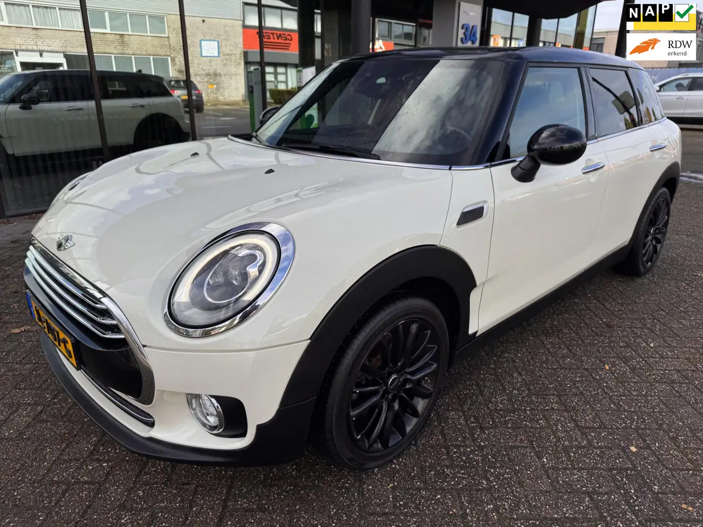 MINI Cooper Clubman Mini 1.5 Chili Business Plus / Navi / Leder / LED Blanc - 1