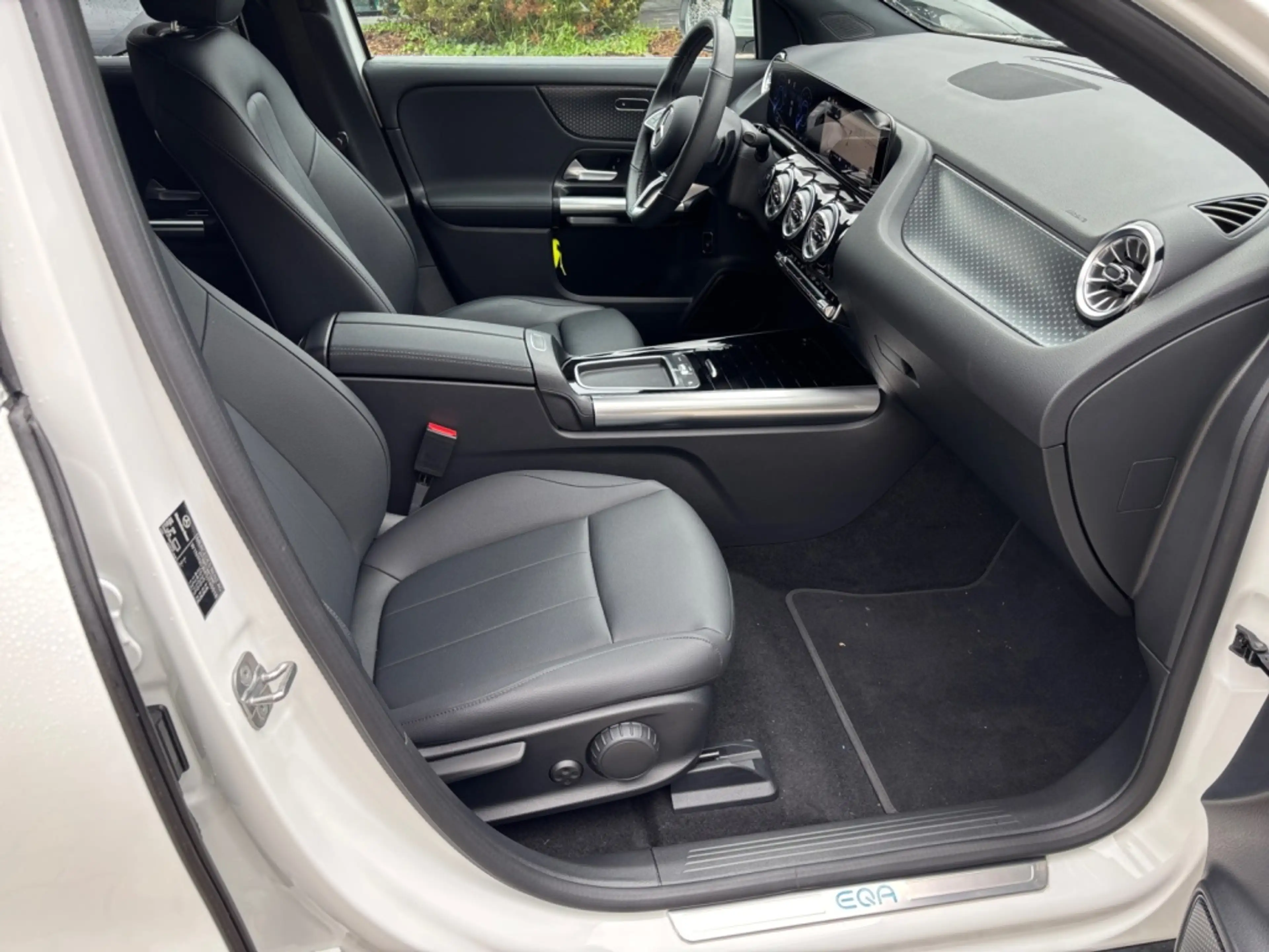 Mercedes-Benz EQA 300 4MATIC Progressive*Soundsystem — photo 7