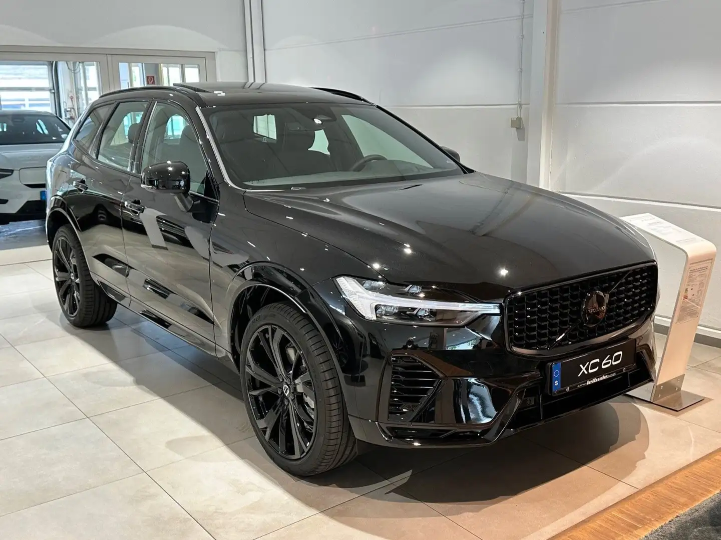 Volvo XC60 T8 Plus Black Edition Recharge Negro - 1