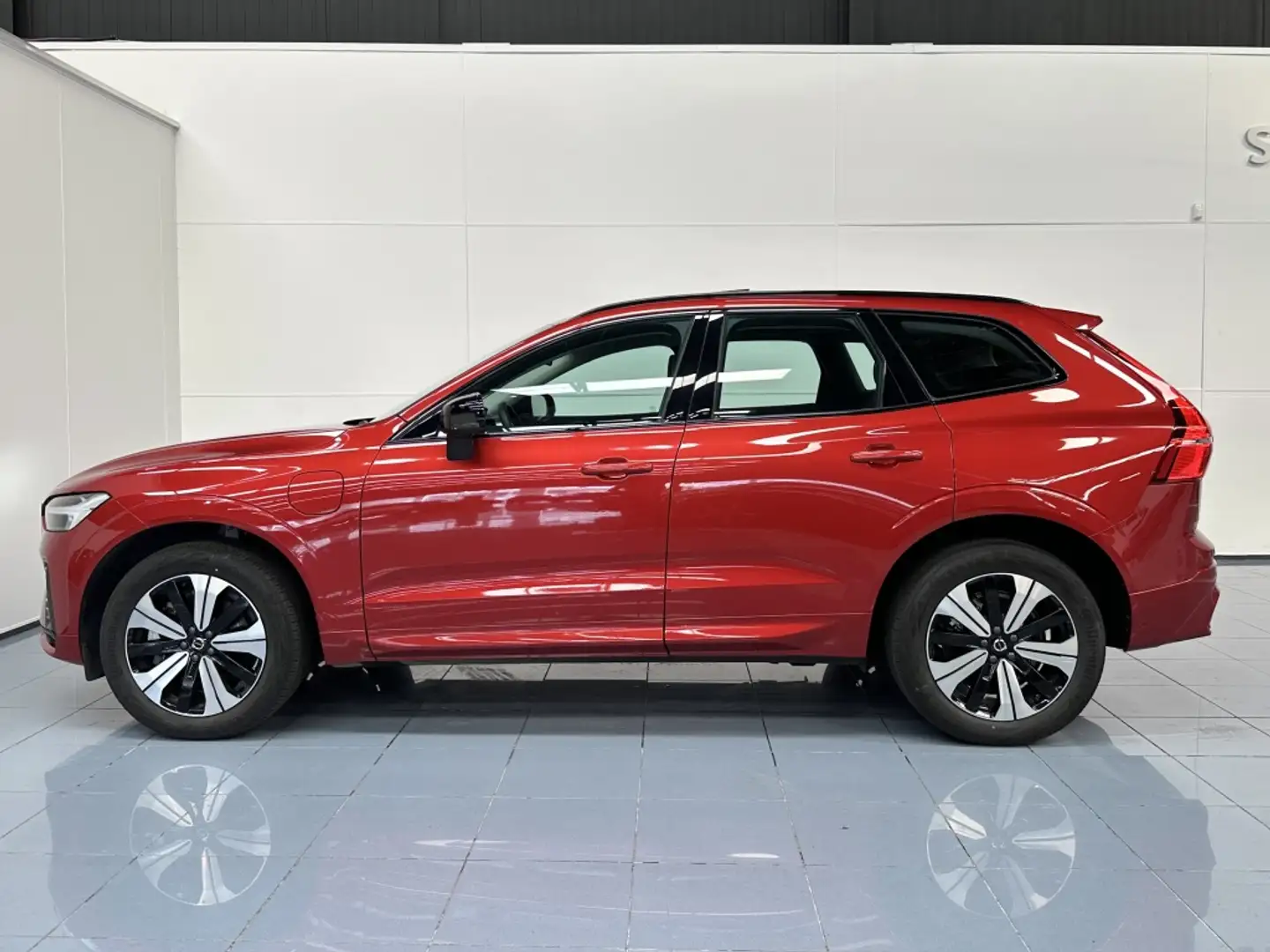 Volvo XC60 T6 Recharge Plus Dark Rood - 2