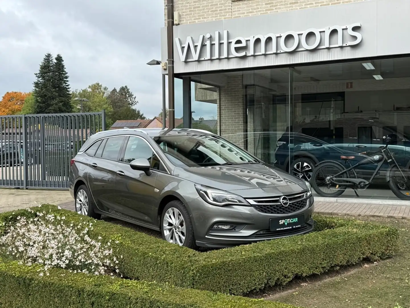 Opel Astra Innovation 1.4 Turbo 150PK *Camera*Navigatie*Zetel Grijs - 1