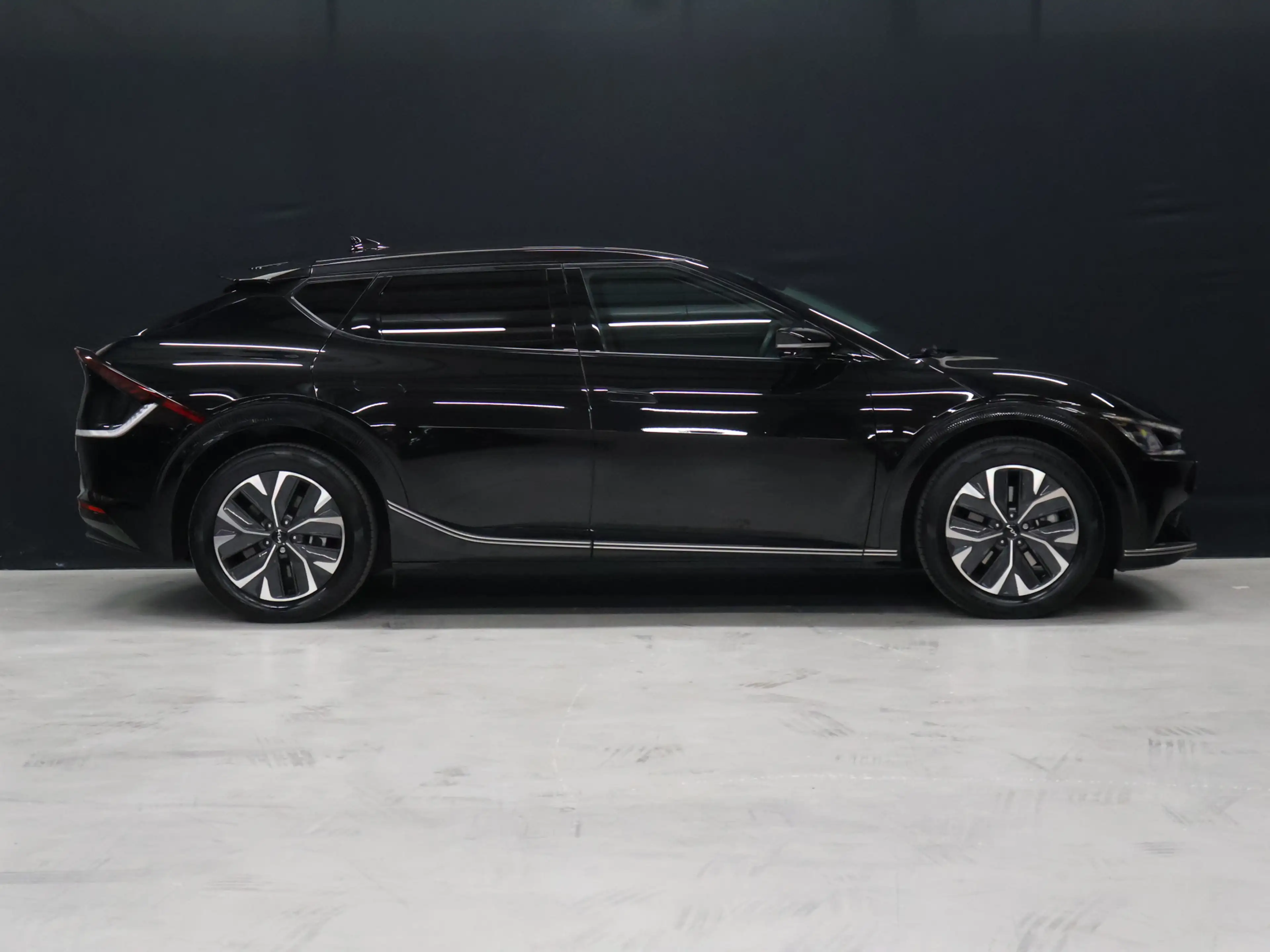 Kia EV6 Plus 77.4 kWh [SOH 100%, MEMORY SEATS, APPLE CARPL — photo 8