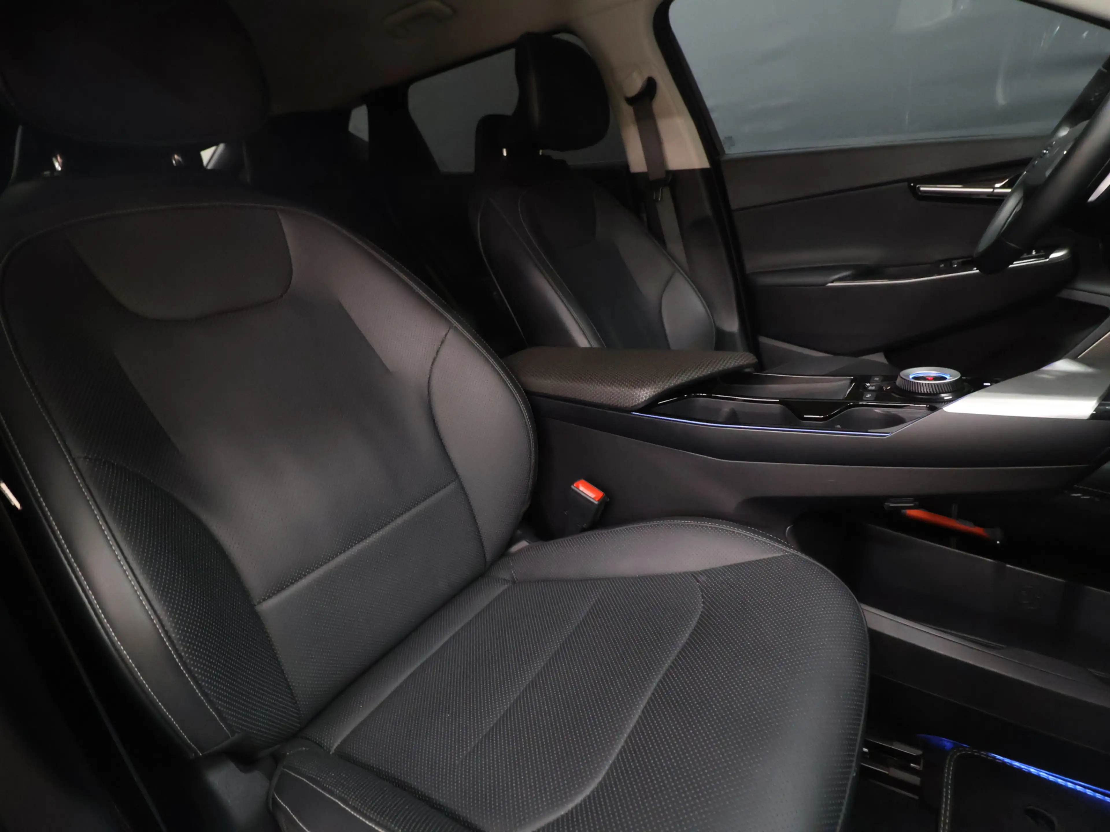 Kia EV6 Plus 77.4 kWh [SOH 100%, MEMORY SEATS, APPLE CARPL — photo 6