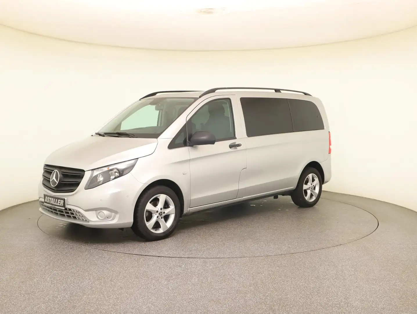 Mercedes-Benz Vito 114 CDI Tourer Edition Pro Kompakt L1 8Sitz Silber - 2