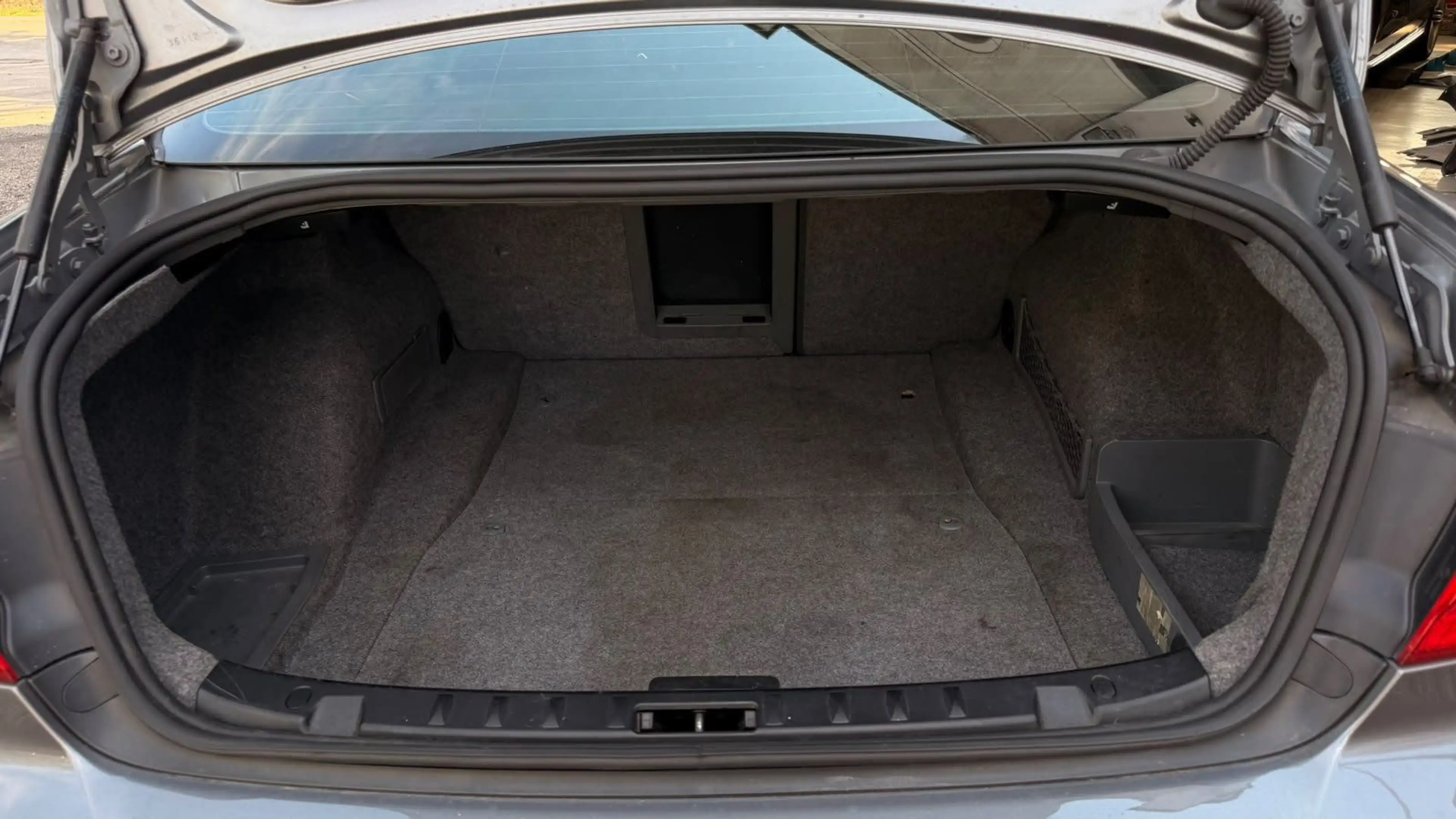 BMW 335 i Coupé — photo 11