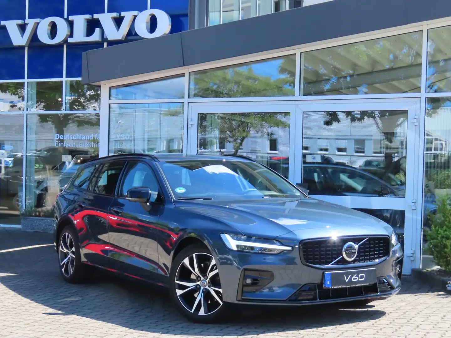 Volvo V60 Kombi Ultimate Dark Bleu - 1