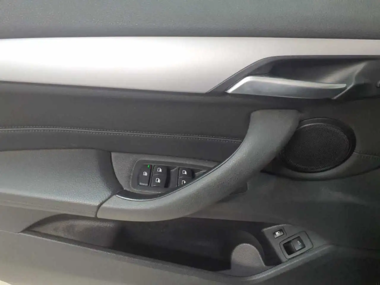 BMW X1 X1 xDrive25e Advantage Navi Leder Pano 4