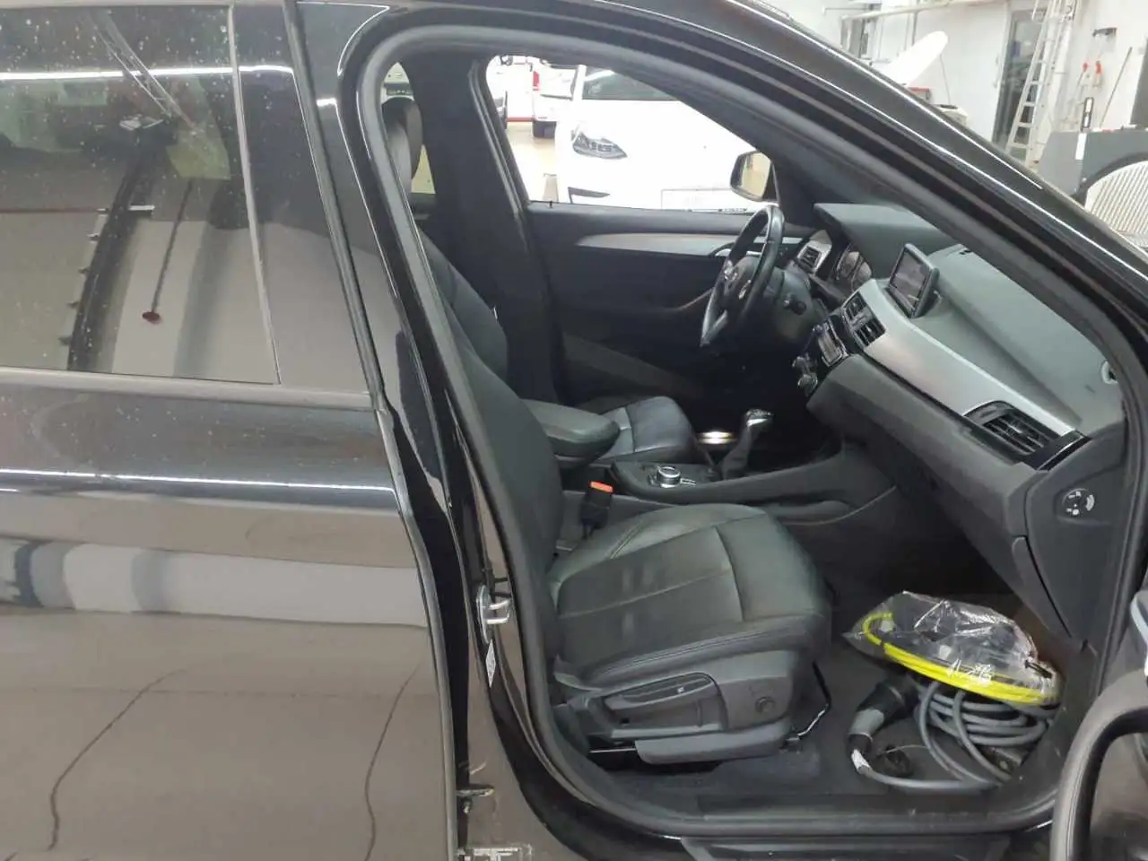 BMW X1 X1 xDrive25e Advantage Navi Leder Pano 12