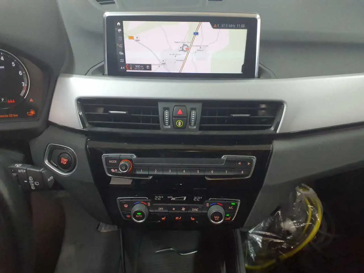 BMW X1 X1 xDrive25e Advantage Navi Leder Pano 8