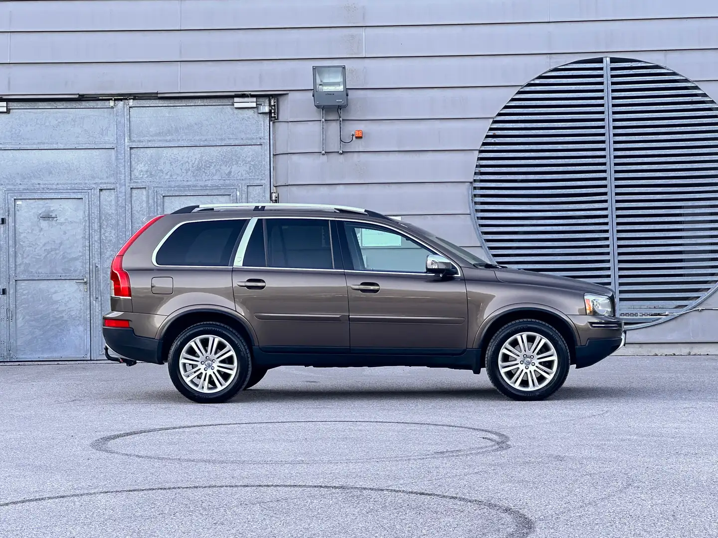 Volvo XC90 D5 Executive Geartronic / 7 Sitze / Massagesitz Braun - 1