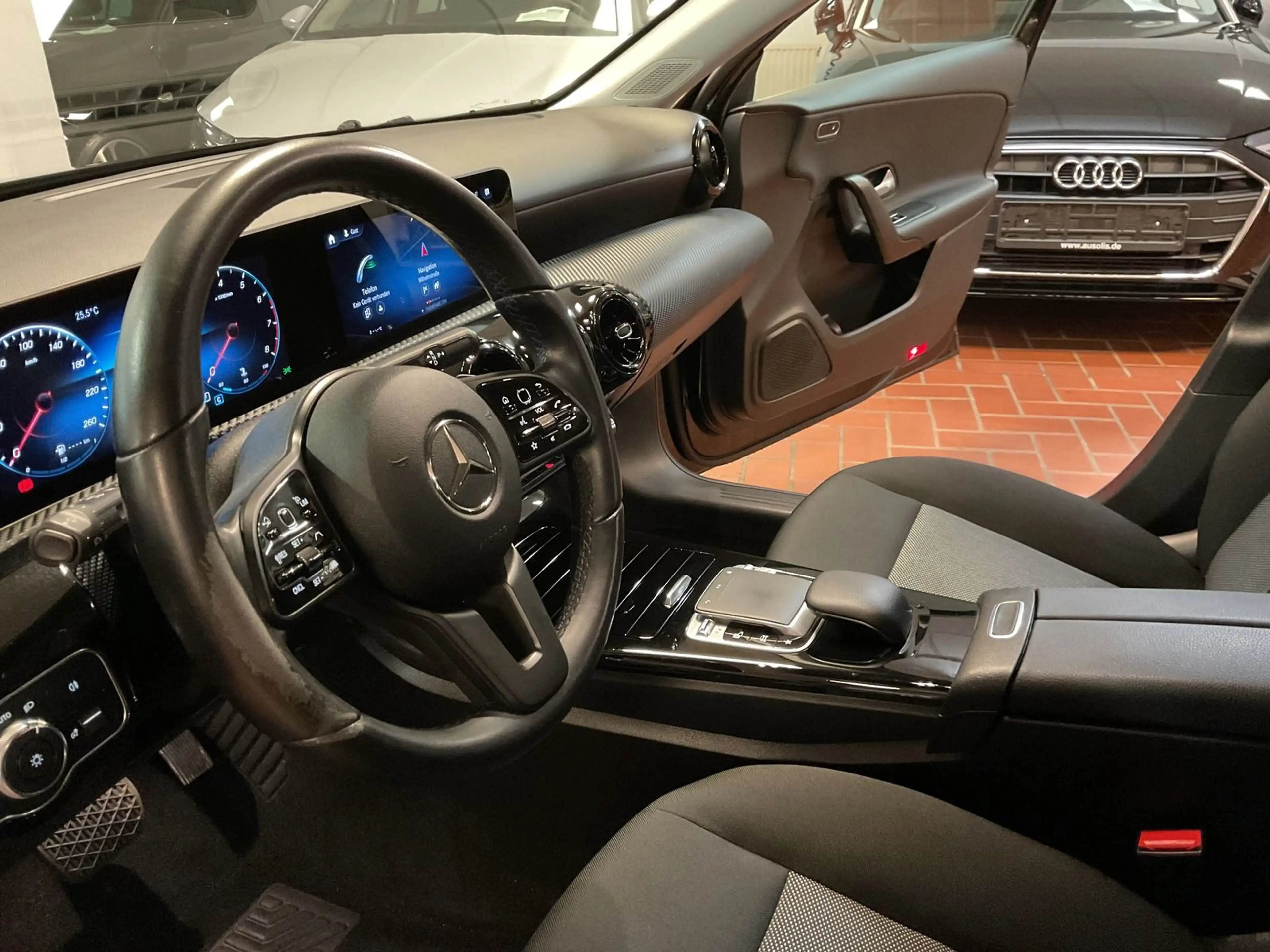 Mercedes-Benz A 180 Limousine Business Solution LED,Kamera,MBUX — photo 11