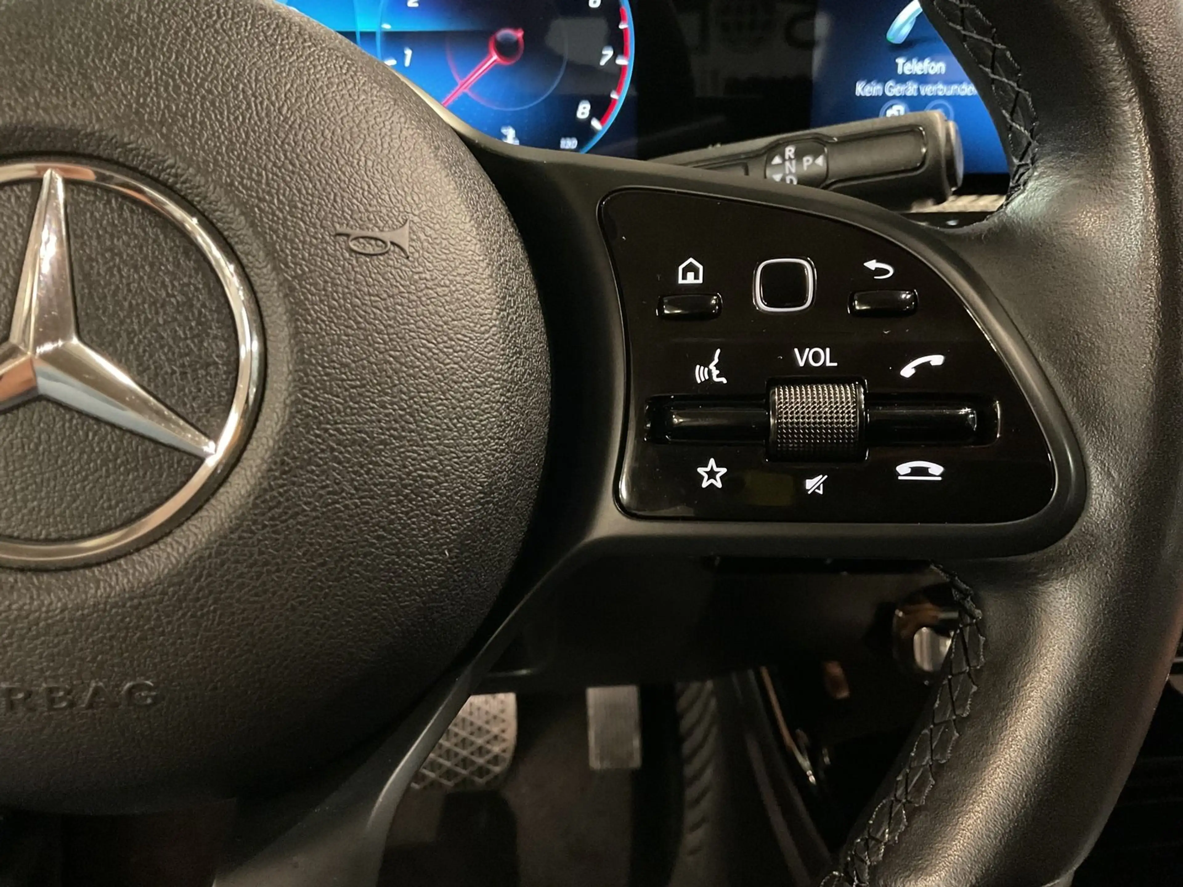 Mercedes-Benz A 180 Limousine Business Solution LED,Kamera,MBUX — photo 14