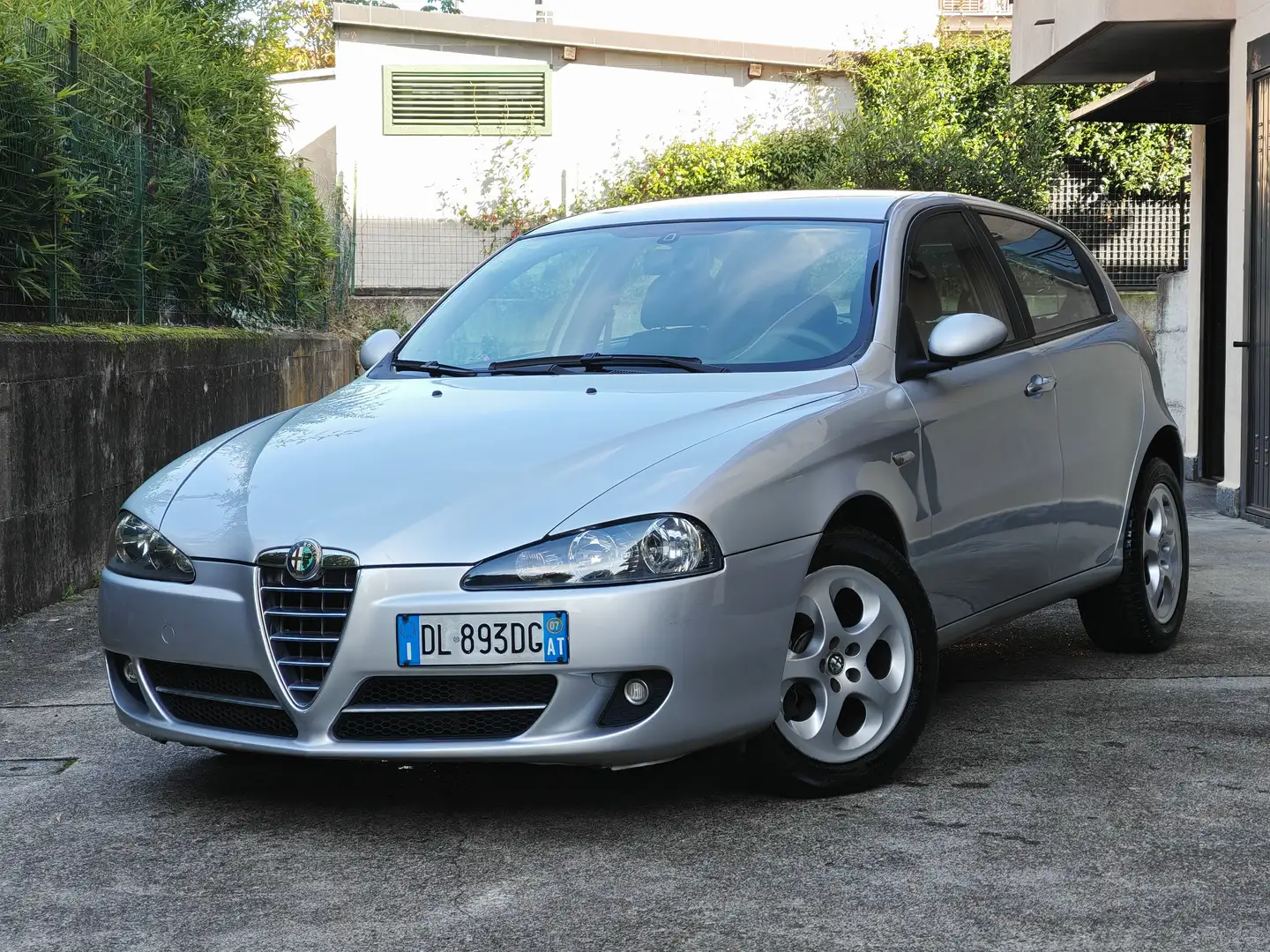 Alfa Romeo 147 1.6 BENZINA 120cv / 54.000km / Uniproprietario Silber - 2