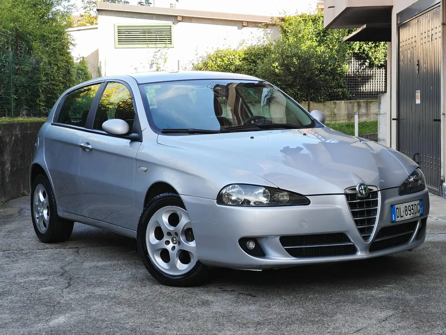 Alfa Romeo 147 1.6 BENZINA 120cv / 54.000km / Uniproprietario Silber - 1