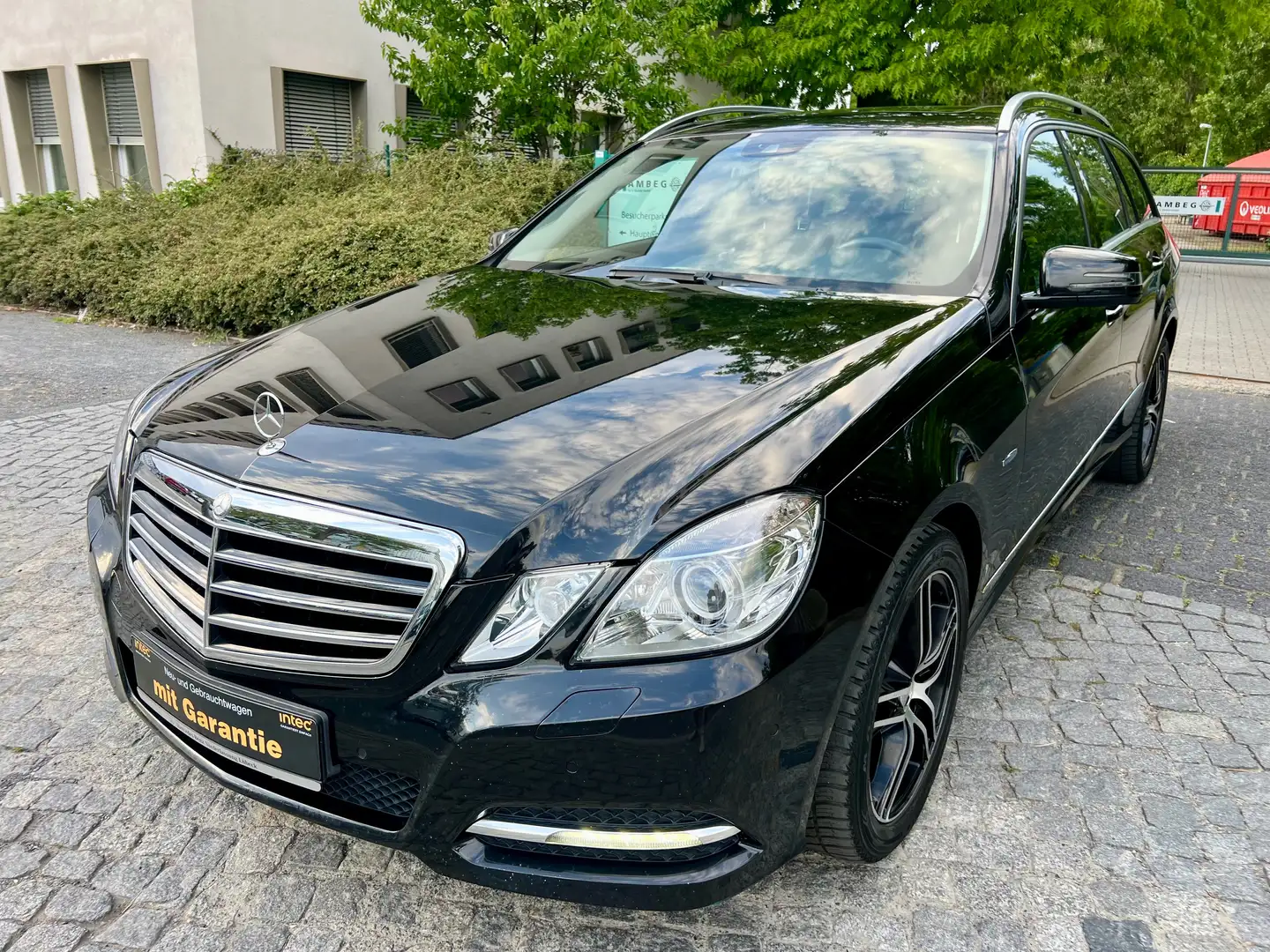Mercedes-Benz E 250 E 250 CDI BlueEfficiency (212.203) crna - 1