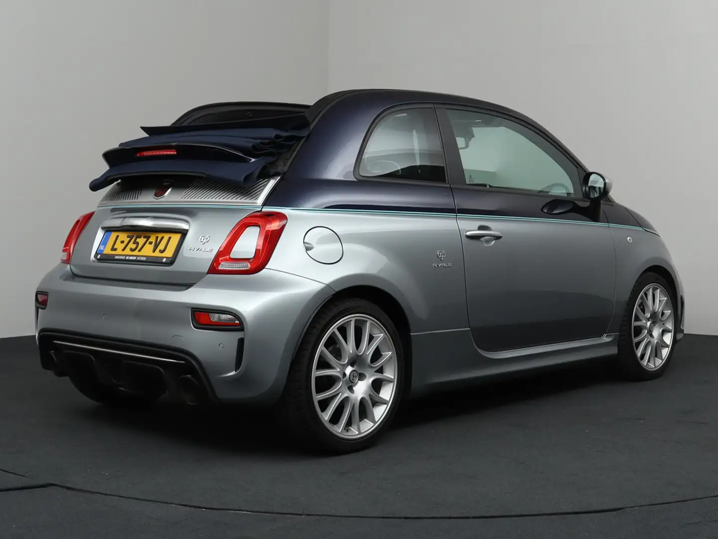 Abarth 695 1.4 T-Jet Rivale Cabrio | N° 0530 | Akrapovic | Be Gris - 2