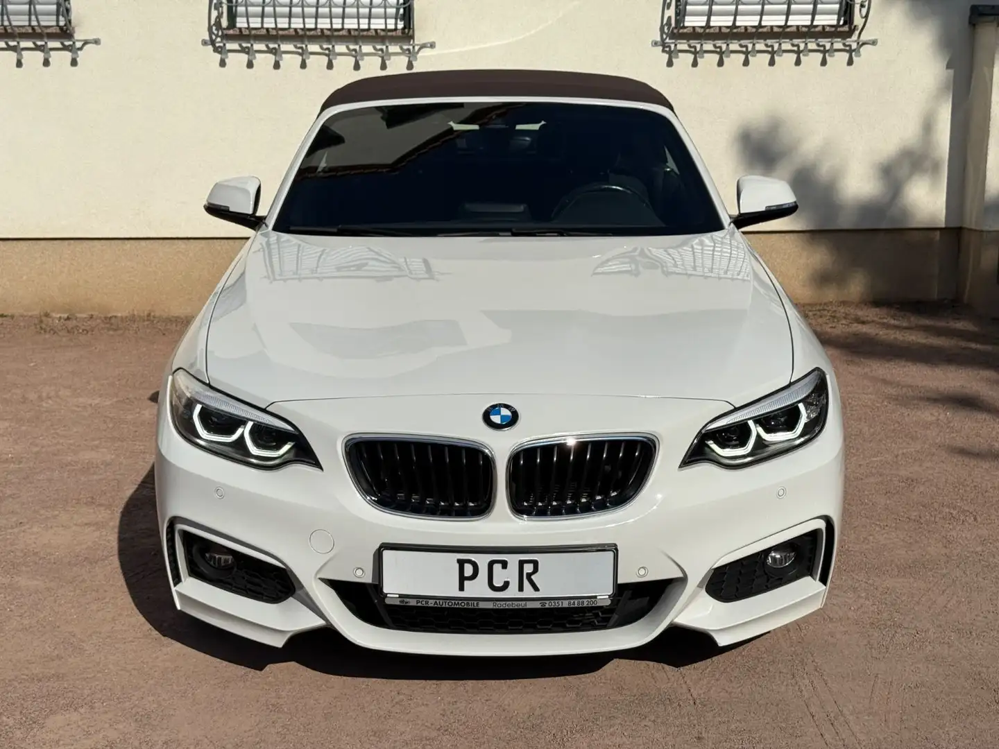 BMW 220 i Cabrio M Sport LED AHK SPORTAUTM. NAVI Weiß - 2