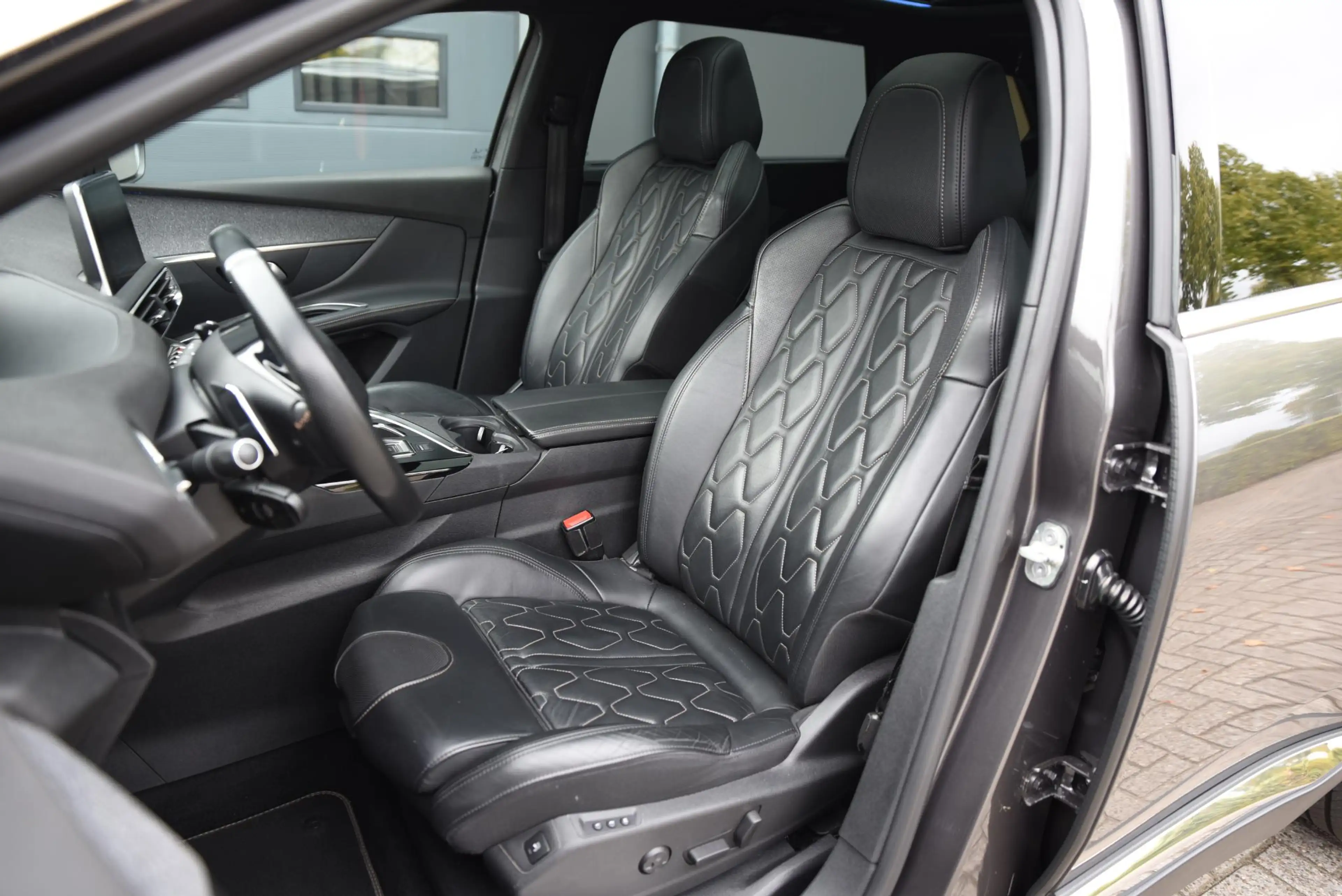 Peugeot 5008 1.6 PureTech GT-Line — photo 8