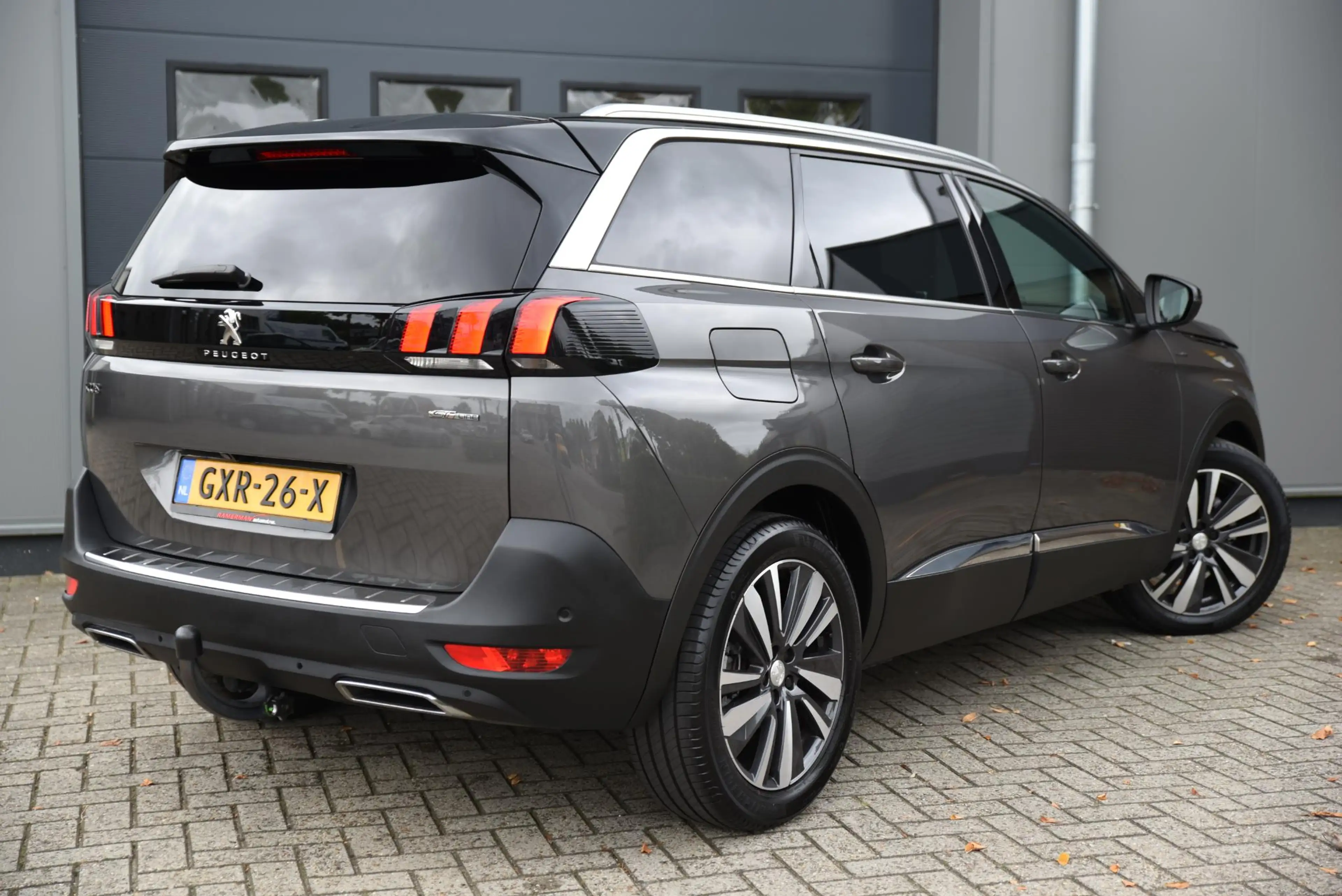 Peugeot 5008 1.6 PureTech GT-Line — photo 3