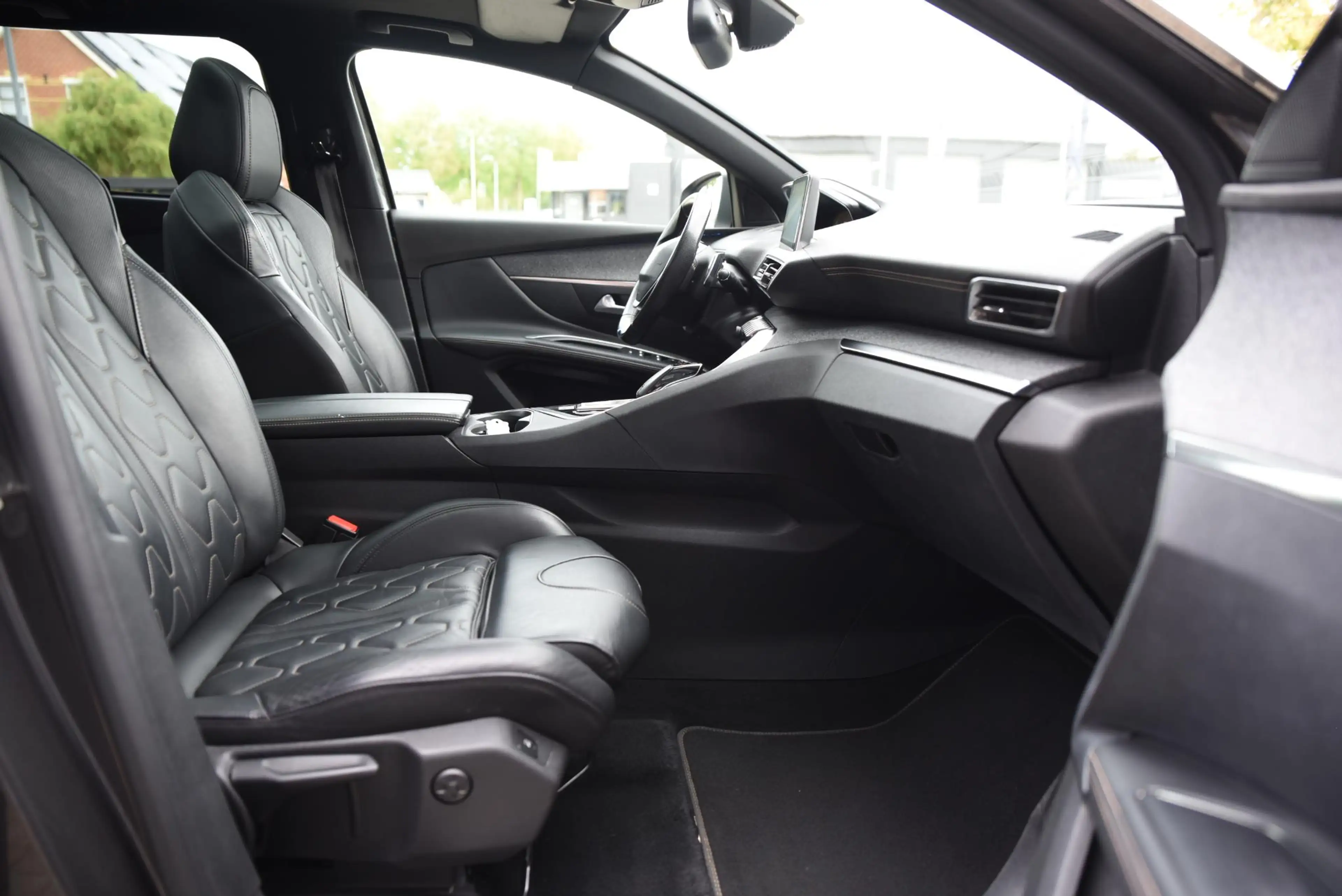 Peugeot 5008 1.6 PureTech GT-Line — photo 34