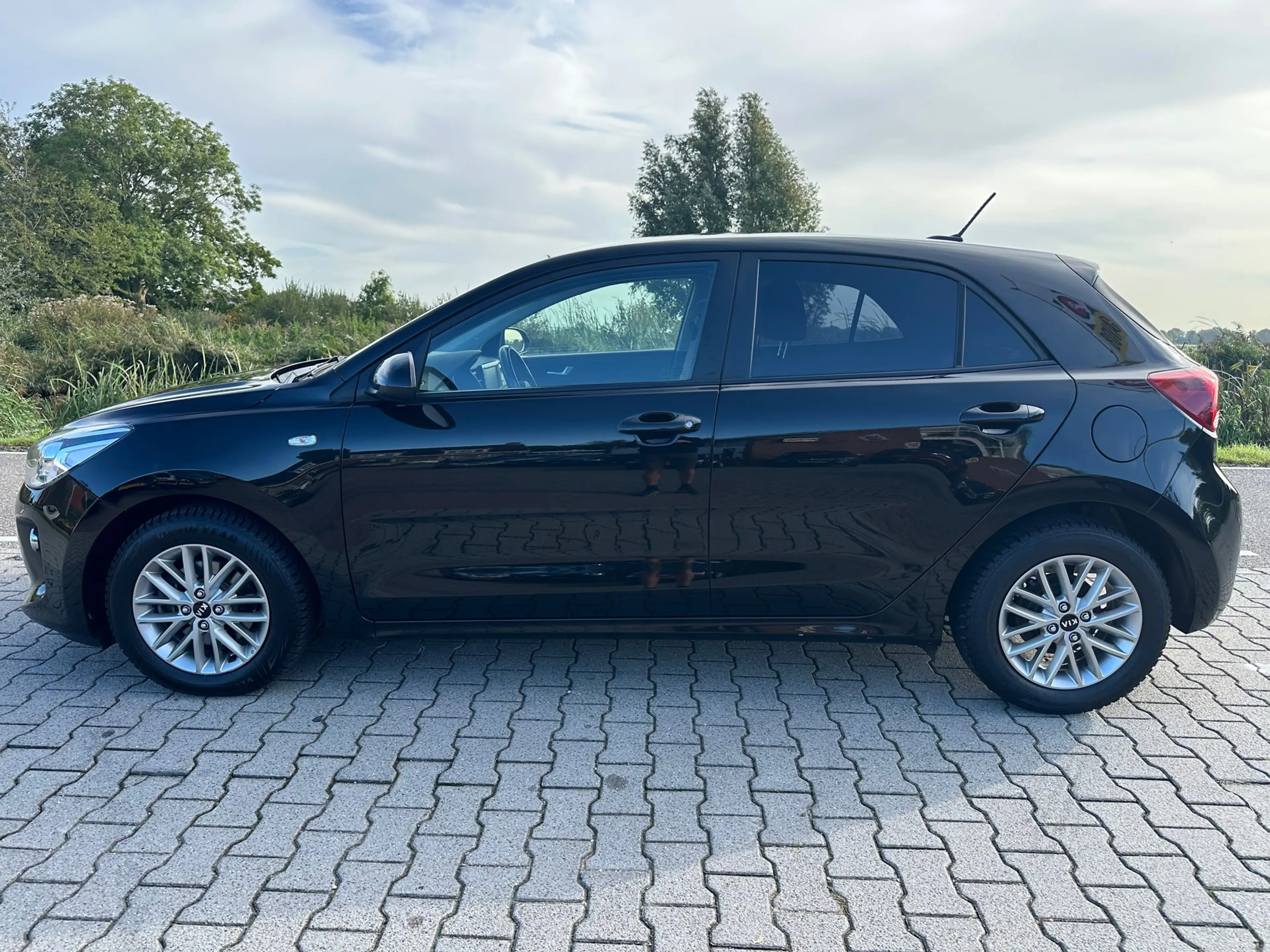 Kia Rio 1.0 TGDI ComfortPlusLine Navigator, Carplay, Camer — photo 5