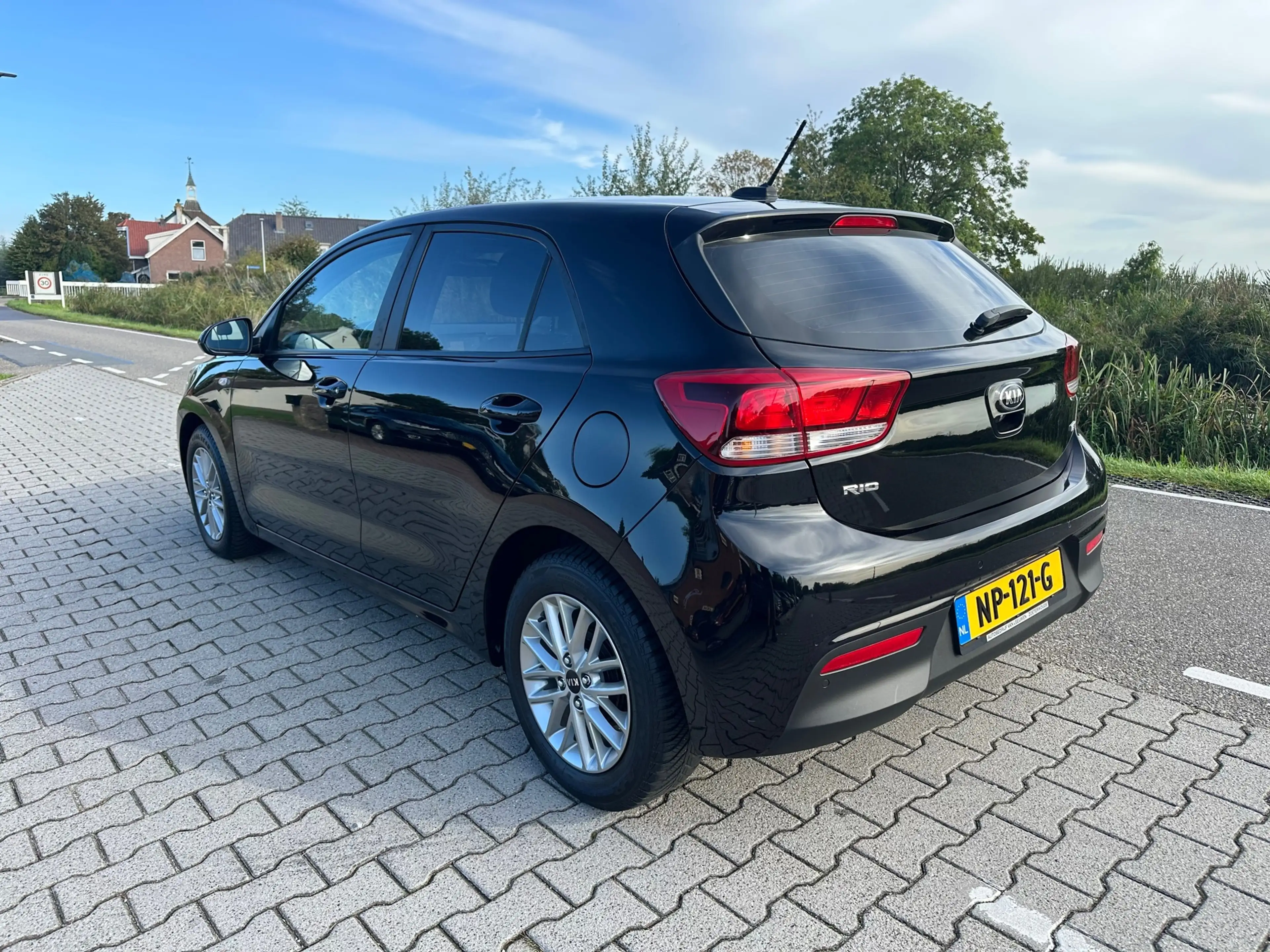 Kia Rio 1.0 TGDI ComfortPlusLine Navigator, Carplay, Camer — photo 2