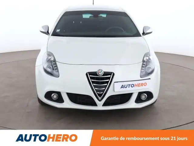 Alfa Romeo Giulietta view 9