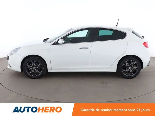 Alfa Romeo Giulietta view 3