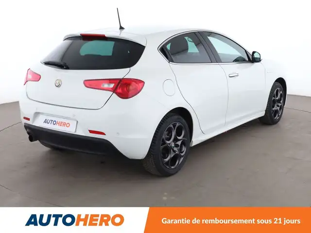 Alfa Romeo Giulietta view 6
