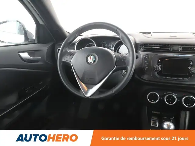 Alfa Romeo Giulietta view 13