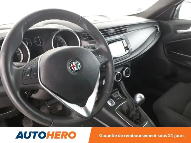 Alfa Romeo Giulietta view 11