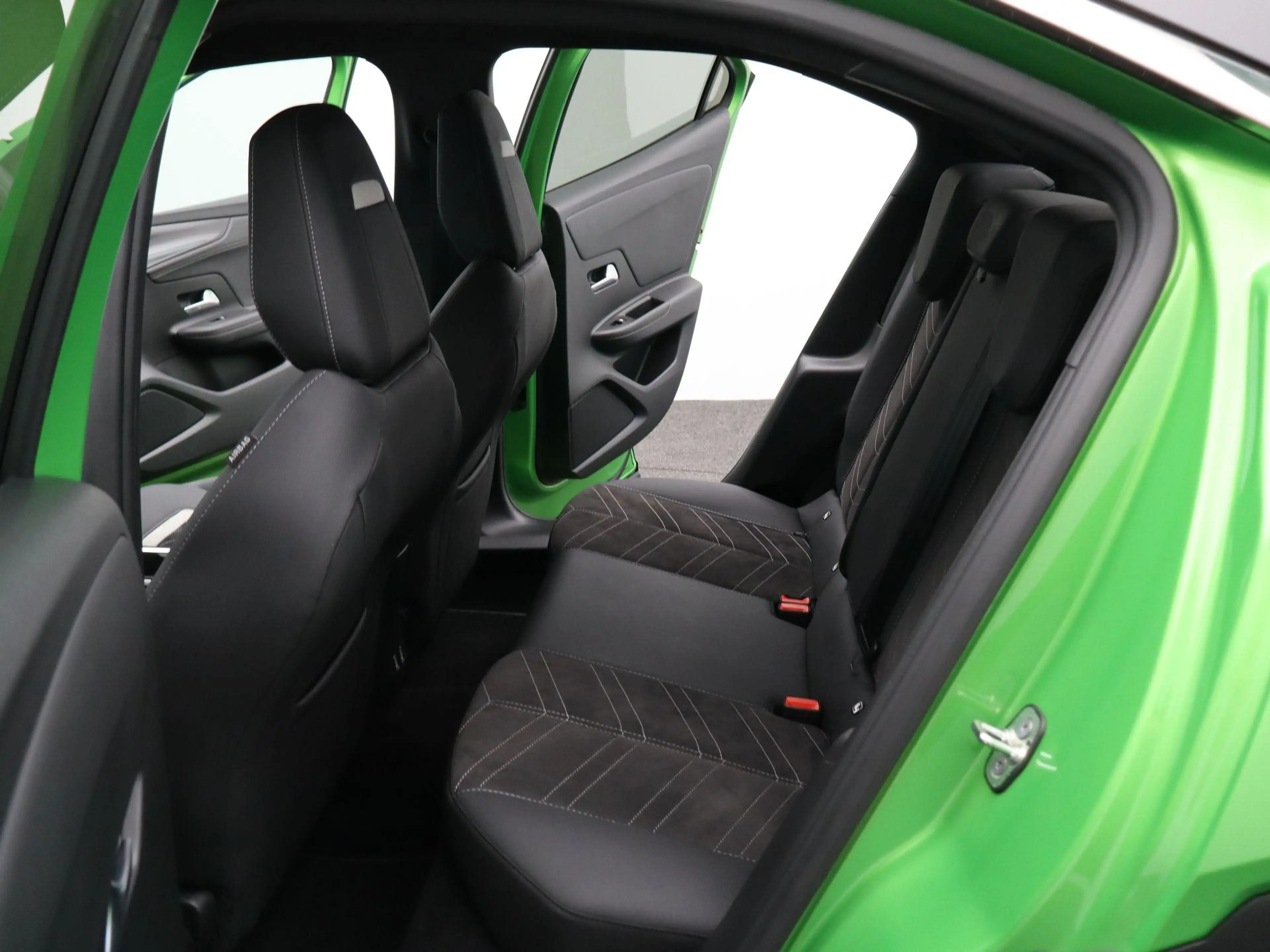 Opel Mokka-E BEV 50kWh e-Ultimate | NAVIGATIE | LICHTMETALEN VE — photo 12