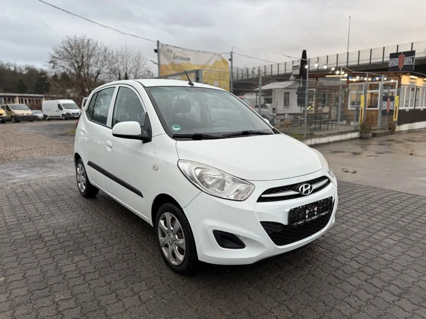 Hyundai i10 1.1 Style Klima 5-Tür Media Tüv 12.26 Weiß - 1