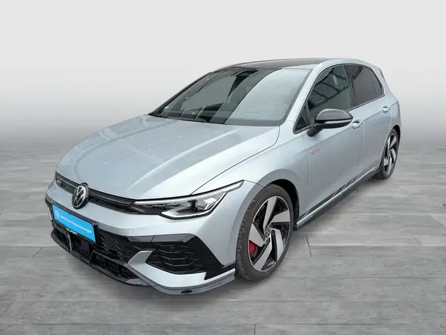 Volkswagen Golf view 2
