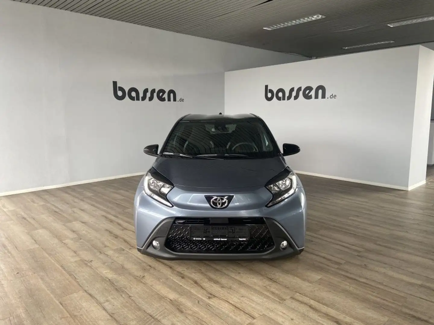 Toyota Aygo X Team D Grau - 1