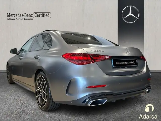 Mercedes-Benz C-Class view 4
