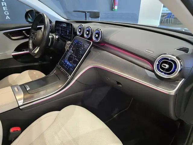 Mercedes-Benz C-Class view 26