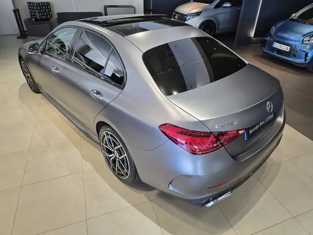 Mercedes-Benz C-Class view 8