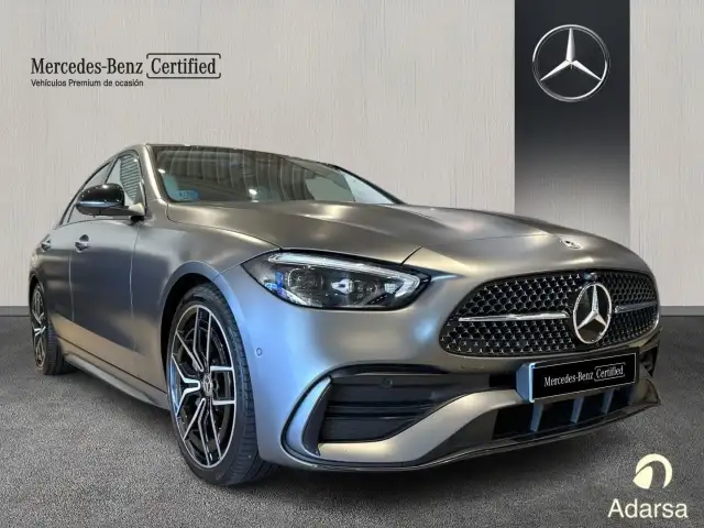 Mercedes-Benz C-Class view 3