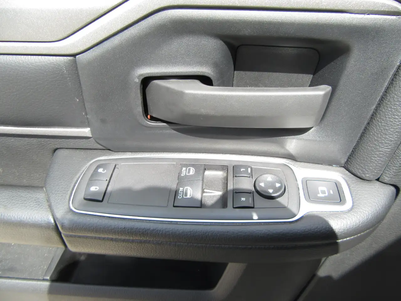 RAM 5500 снимка RAM 5500