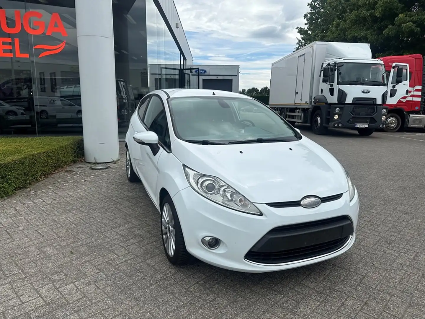 Ford Fiesta Wit - 2