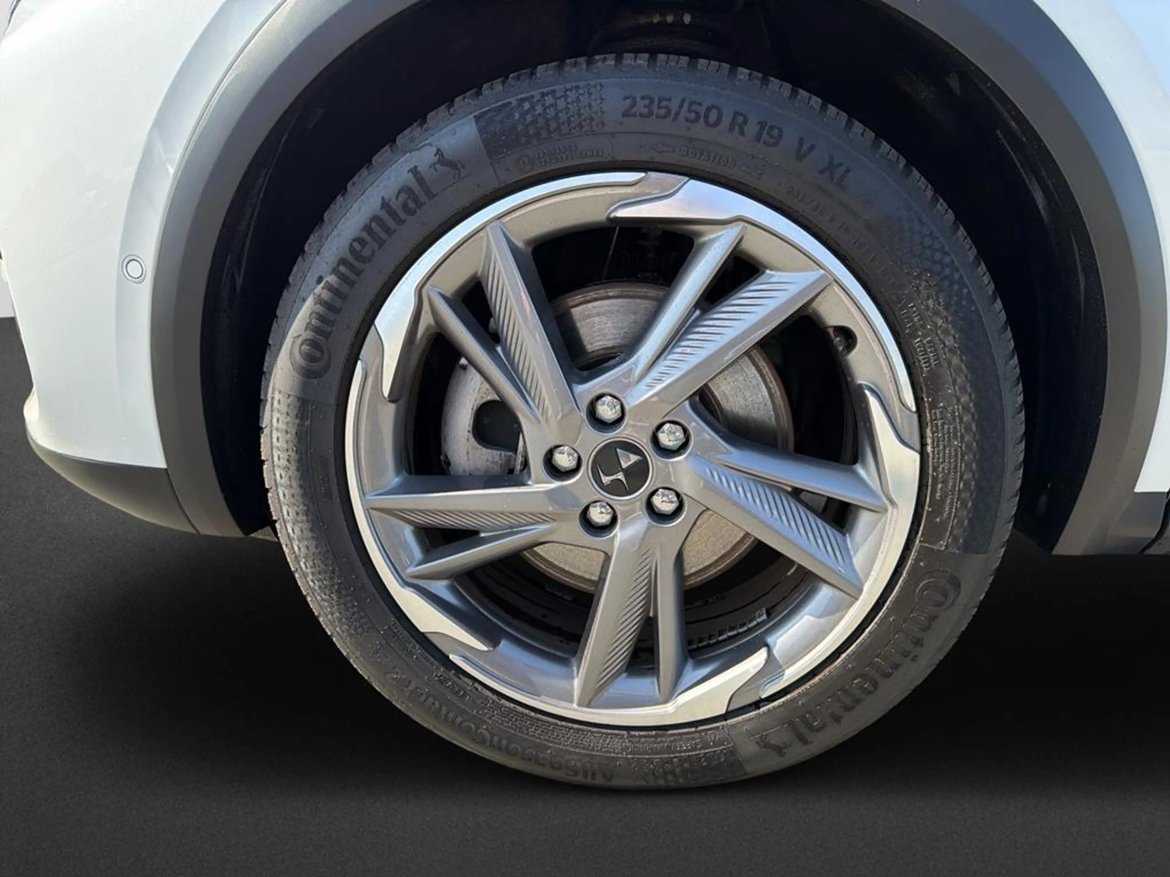 DS Automobiles DS 7 E-Tense 225 kW Bastille + 4x2 — photo 9