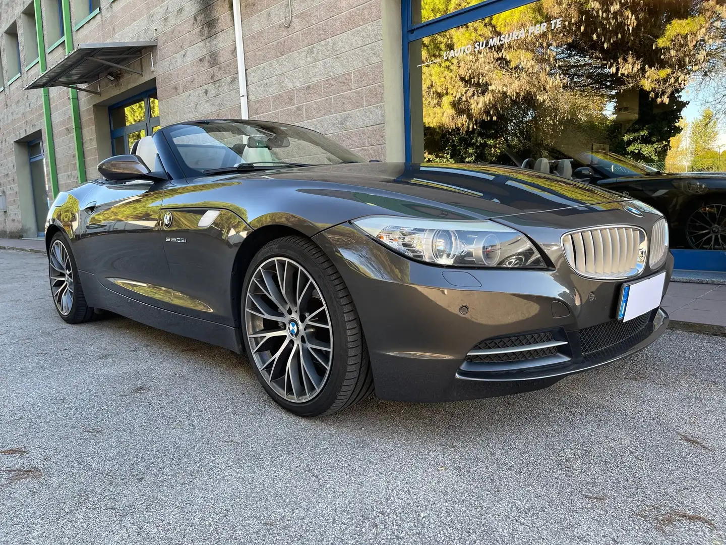 BMW Z4 E89 SDRIVE 23I 204CV INTERNI IN PELLE CERCHI 18" Grijs - 1
