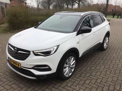 Opel Grandland X 1.2 TURBO BUSINESS EXECUTIVE
