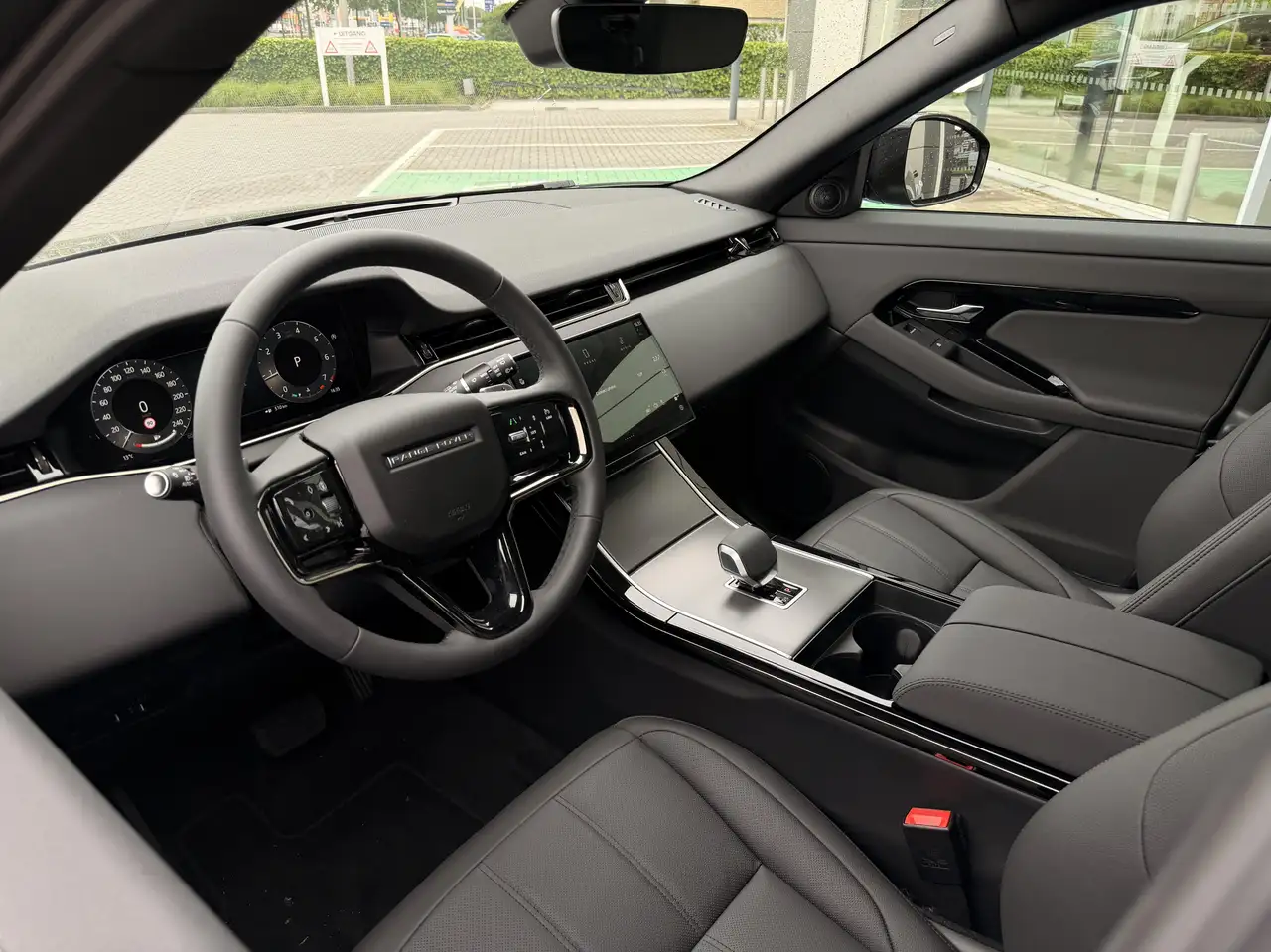 Land Rover Range Rover Evoque 2026 — фото 7