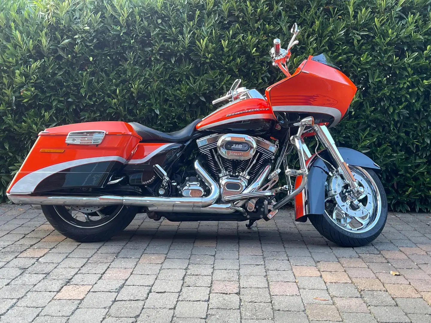 Harley-Davidson Road Glide CVO Screaming Eagle Naranja - 2