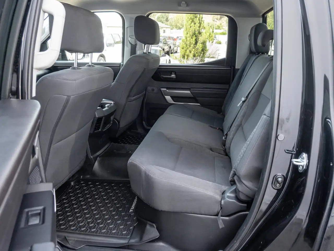 Toyota Tundra снимка Toyota Tundra