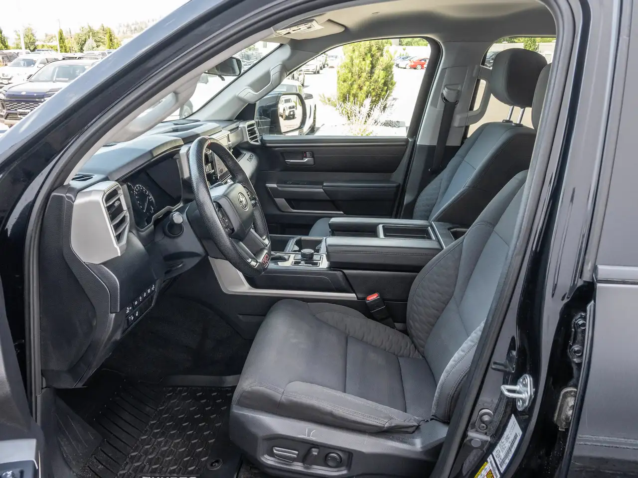 Toyota Tundra снимка Toyota Tundra